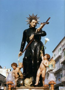 Patung Santo Aloysius Gonsaga di depan Collegio Jesuit di Molfetta