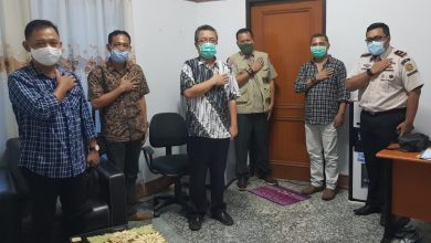 Bahan Pangan, Berbagi Anak Bangsa, Berkebun, berkebun dirumah, Caritas Atambua, Caritas Indonesia, Covid – 19, dirumah aja, Gerakan Solidaritas, gereja Katolik Indonesia, Hari pangan Sedunia, hasil bumi, Indonesia, Jaga jarak, katekese, katolik, keuskupan tanjungselor, Komsos KWI, Konferensi Waligereja Indonesia, Lawan Covid-19, Masyarakat Mandiri, pangan lokal, pewartaan, Saling Peduli, stay at home, tanaman